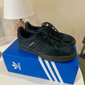 adidas Gazelle Indoor size 7.5 men and 9 women’s